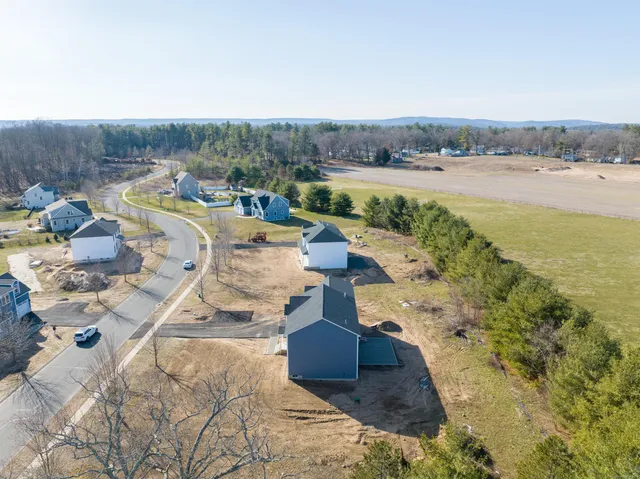 $779,900 | 2 Stratton Farms Road, Suffield, CT 06093