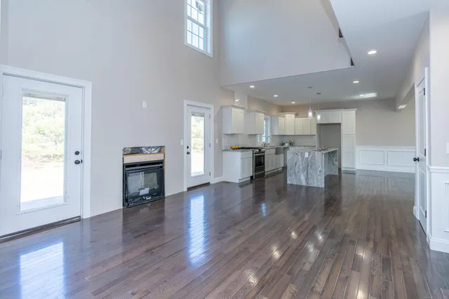 $779,900 | 2 Stratton Farms Road, Suffield, CT 06093