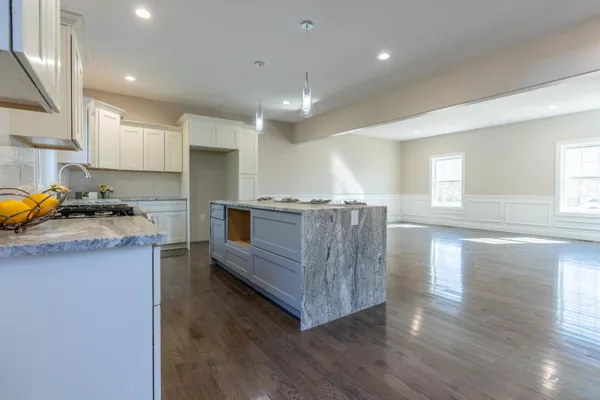 $779,900 | 2 Stratton Farms Road, Suffield, CT 06093