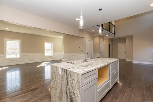 $779,900 | 2 Stratton Farms Road, Suffield, CT 06093