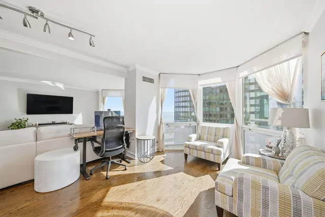 $3,500 | 195 North Harbor Drive, Unit 1006, Chicago, IL 60601