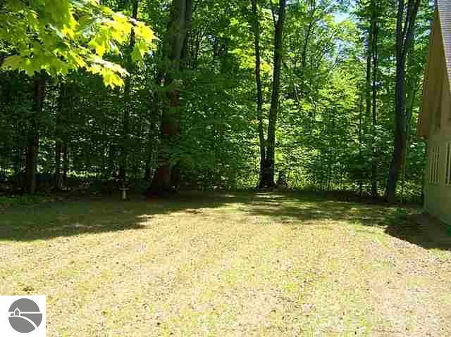 4291 Hemlock Road Cedar, MI 49621 - Photo 4 of 15 1705106-3.JPG