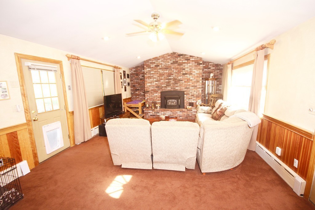 10 Hayes Road Salem, MA 01970 - Photo 5 of 26