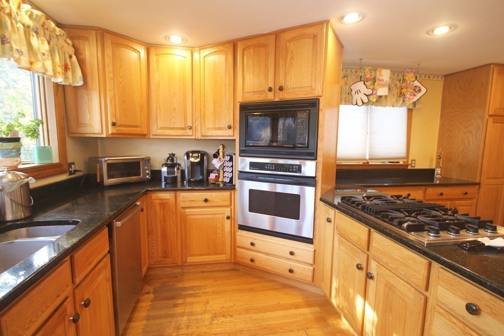 10 Hayes Road Salem, MA 01970 - Photo 8 of 26