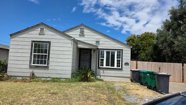 $2,300 | 223 Watson Street, Lodi, CA 95240