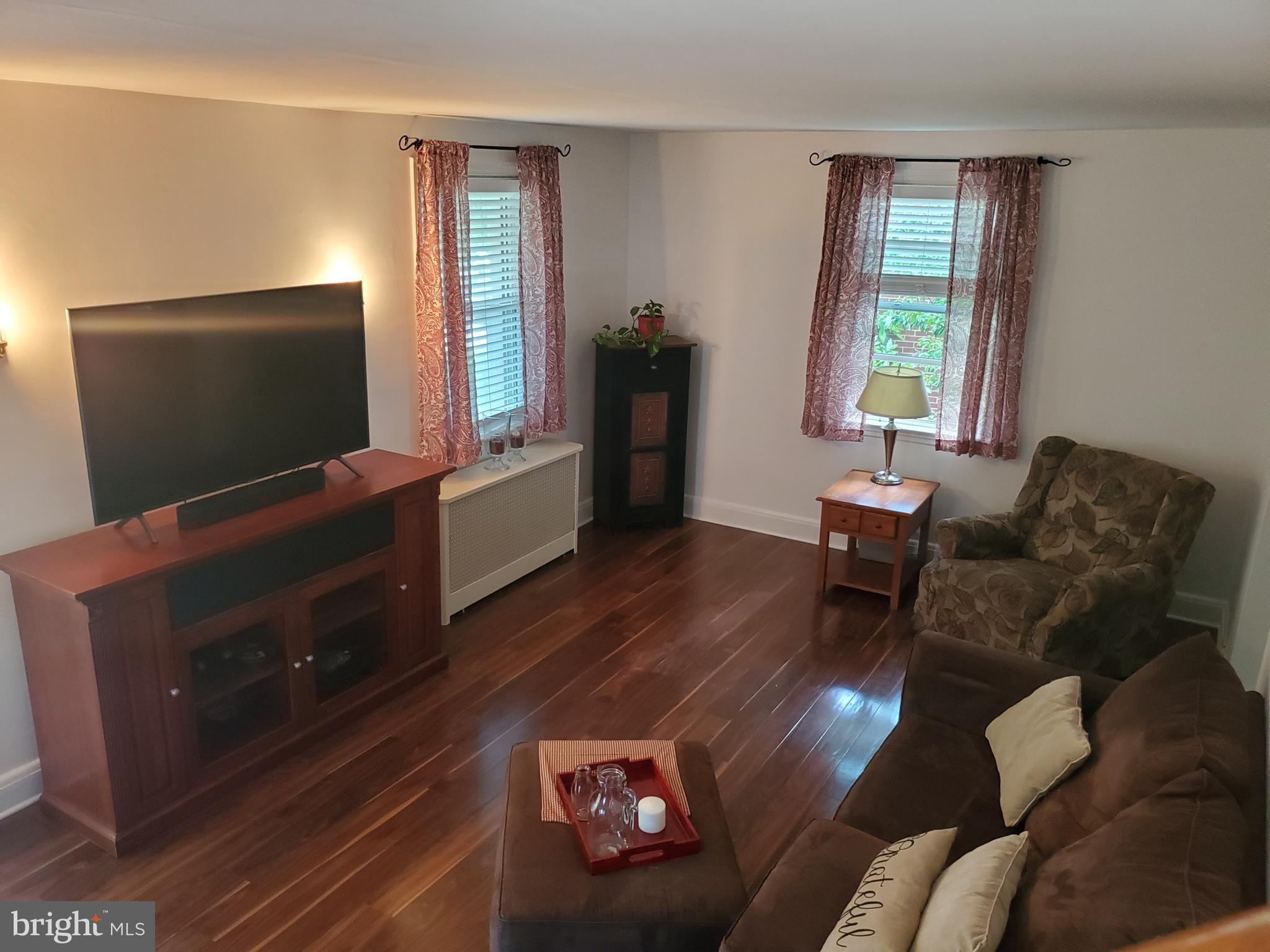 67 Northship Road Baltimore, MD 21222 - Photo 5 of 45 Large family room connecting to dinning room