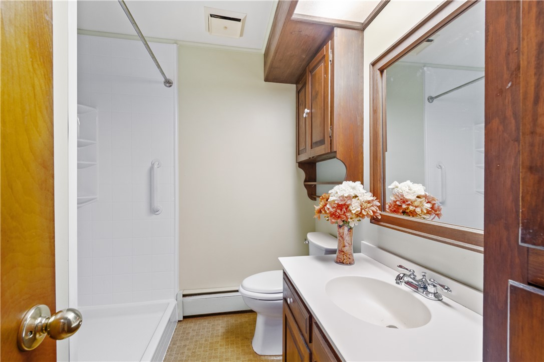 6592 Tuckahoe Road Williamson, NY 14589 - Photo 19 of 40 The FIRST FLOOR FULL BATH - there’s another on the second floor