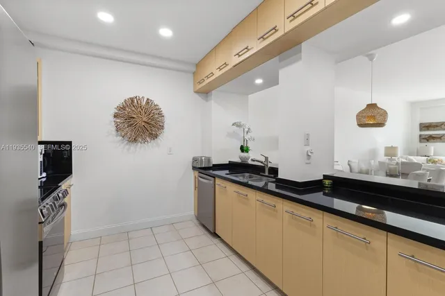 $924,900 | 151 Crandon Boulevard, Unit 127, Key Biscayne, FL 33149