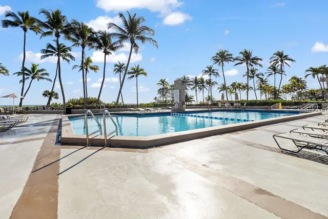 $924,900 | 151 Crandon Boulevard, Unit 127, Key Biscayne, FL 33149