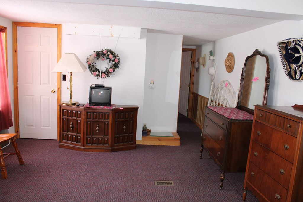 227 Golden Road Morrisonville, NY 12962 - Photo 18 of 23 Gallery Image 18