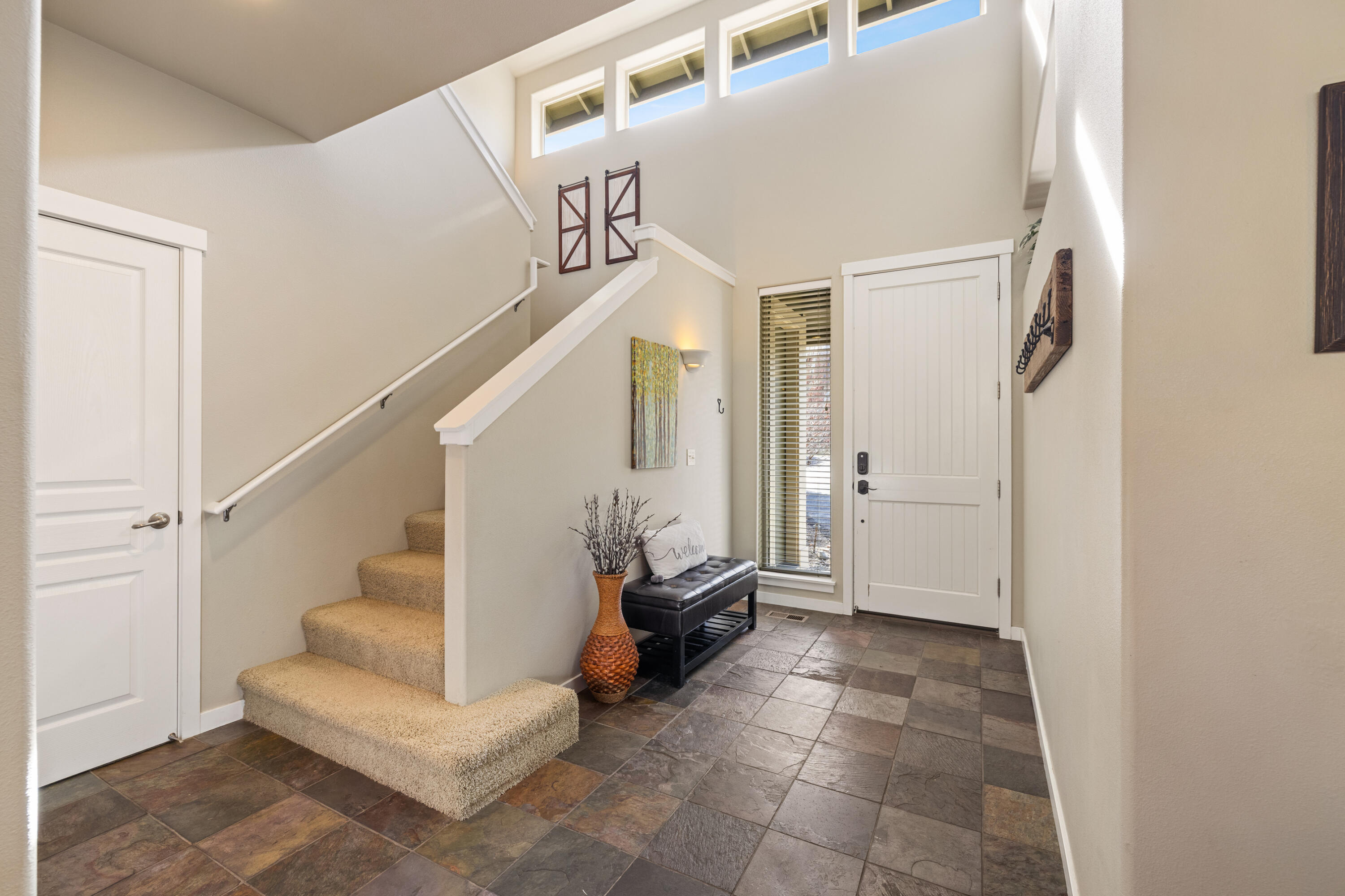 10674 Village Loop Redmond, OR 97756 - Photo 17 of 28 Front Entry/Stairs