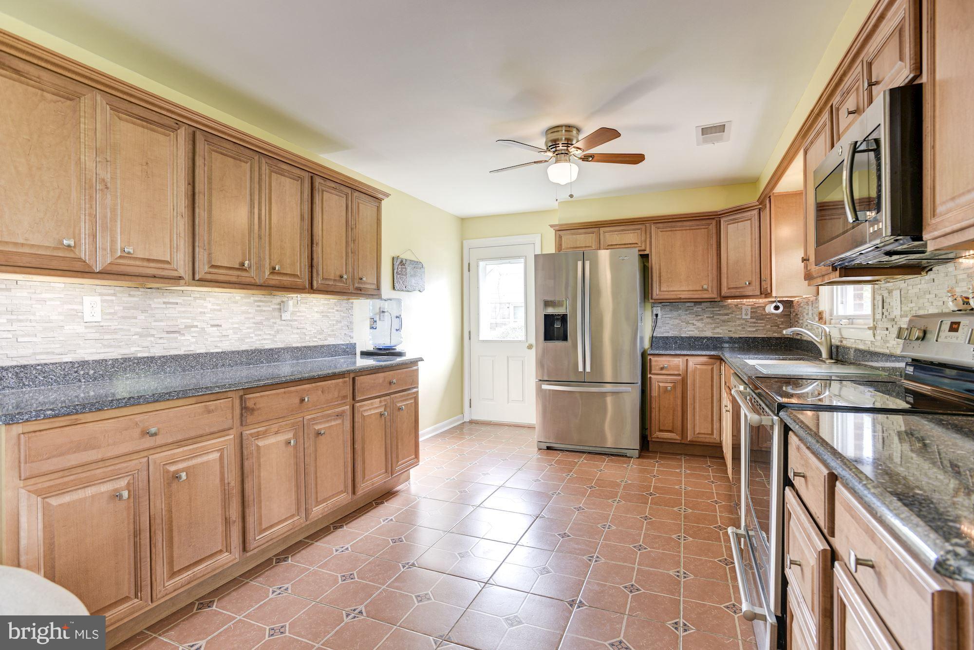8615 Windsor Mill Road Baltimore, MD 21244 - Photo 11 of 31 Eat-In Kitchen | Stainless Steel Appliances