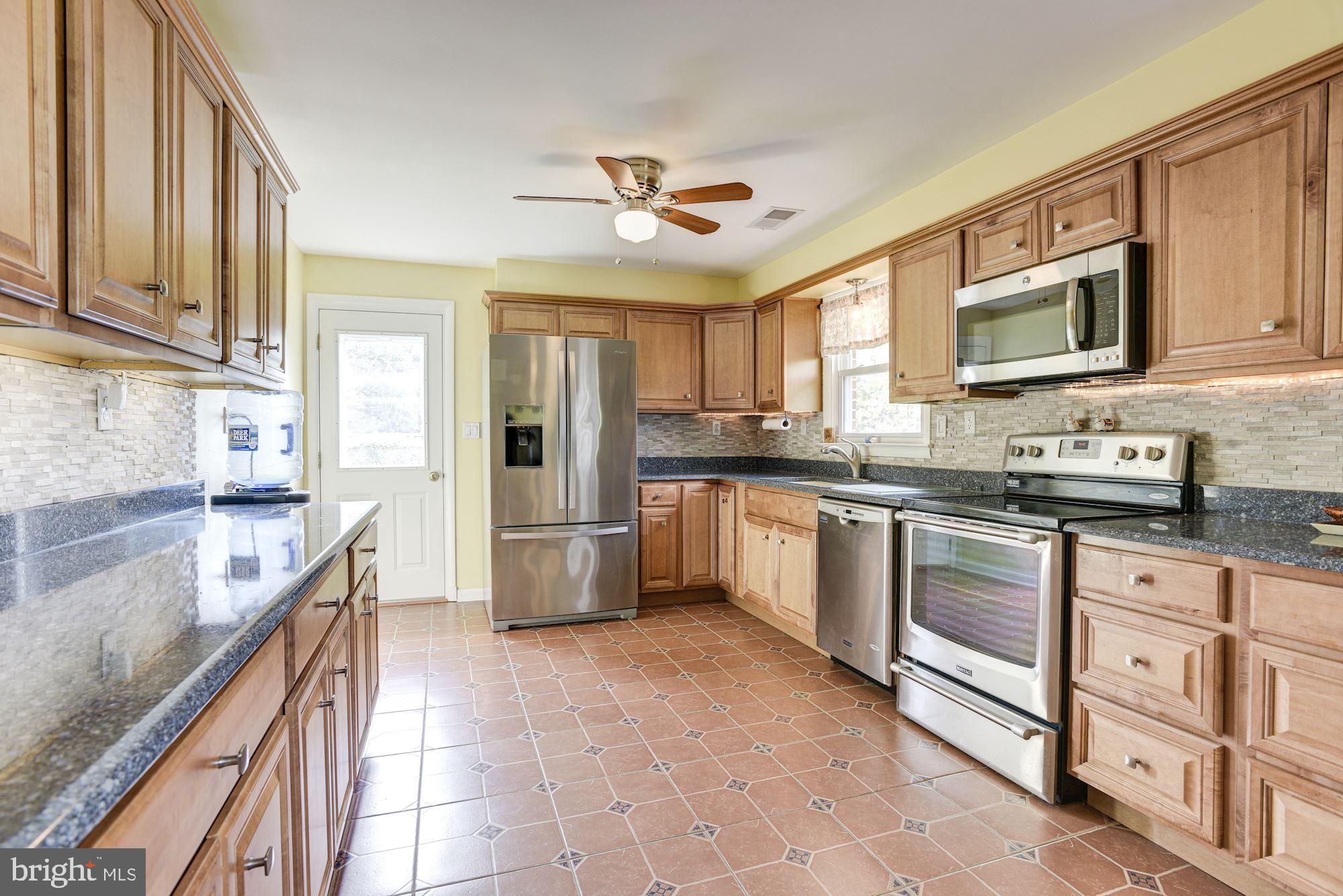 8615 Windsor Mill Road Baltimore, MD 21244 - Photo 12 of 31 Eat-In Kitchen | Stainless Steel Appliances