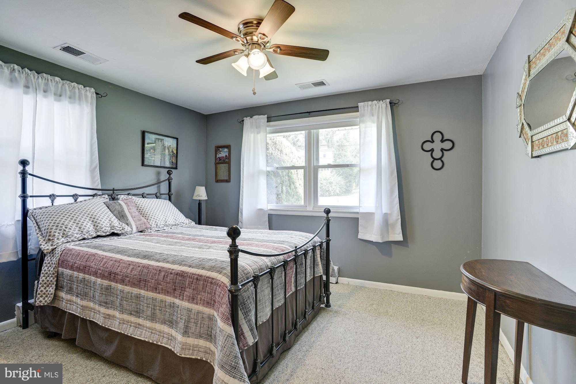 8615 Windsor Mill Road Baltimore, MD 21244 - Photo 15 of 31 Bedroom