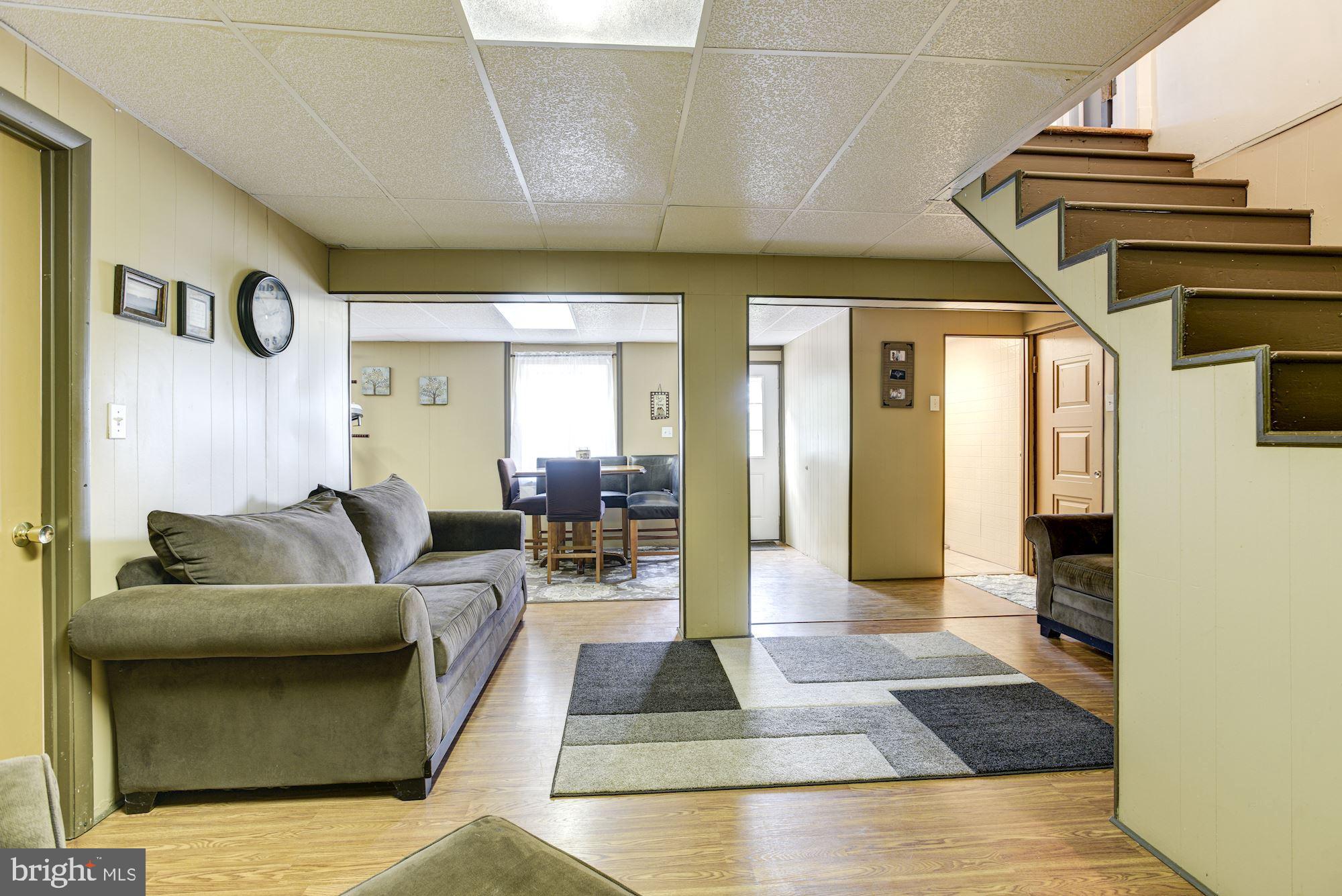 8615 Windsor Mill Road Baltimore, MD 21244 - Photo 21 of 31 Family Room