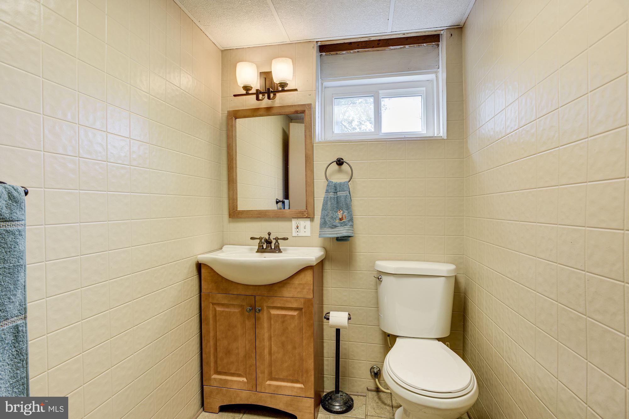 8615 Windsor Mill Road Baltimore, MD 21244 - Photo 23 of 31 Powder Room