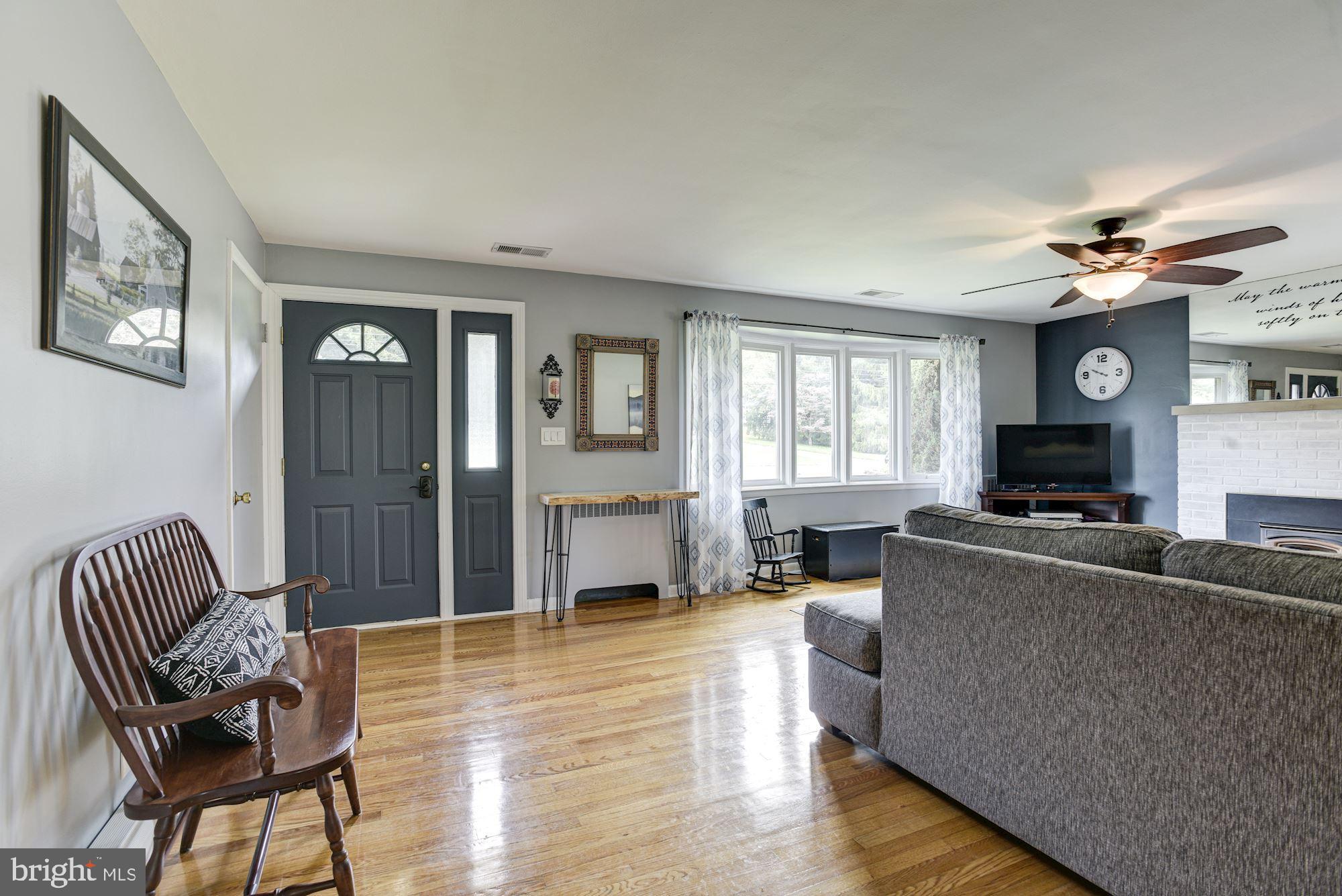 8615 Windsor Mill Road Baltimore, MD 21244 - Photo 4 of 31 Living Room | Hardwood Floors