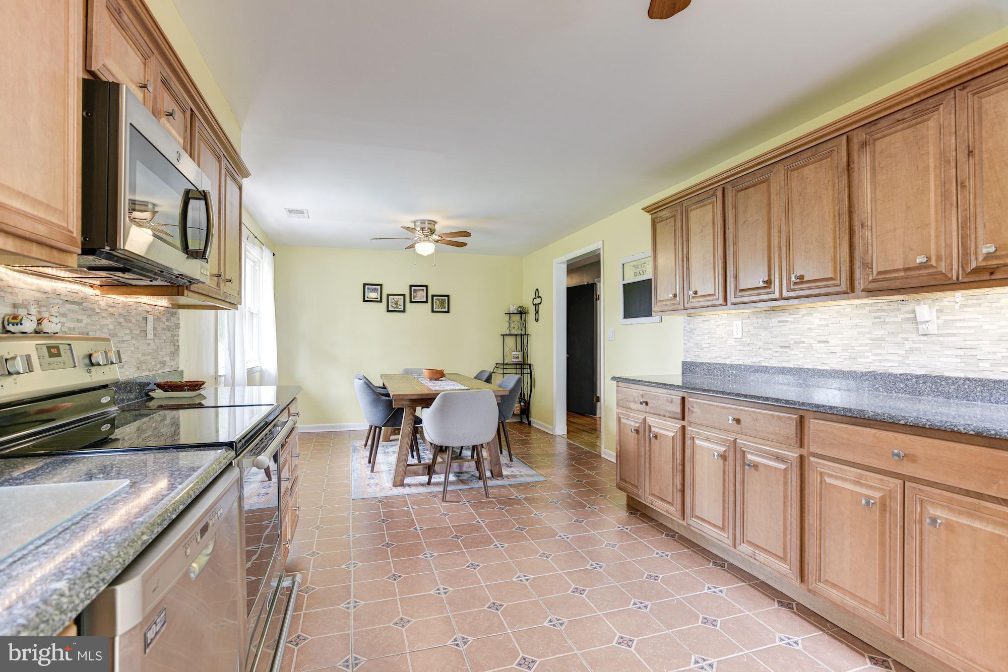 8615 Windsor Mill Road Baltimore, MD 21244 - Photo 10 of 31 Eat-In Kitchen | Stainless Steel Appliances