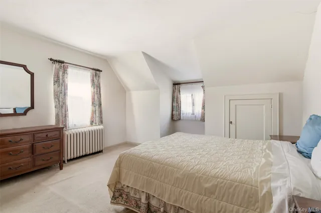 $1,250,000 | 54 Summit Drive, Manhasset, NY 11030