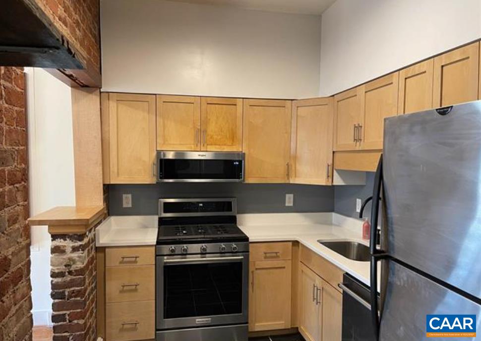 311 5th Street Southwest Charlottesville, VA 22903 - Photo 6 of 26