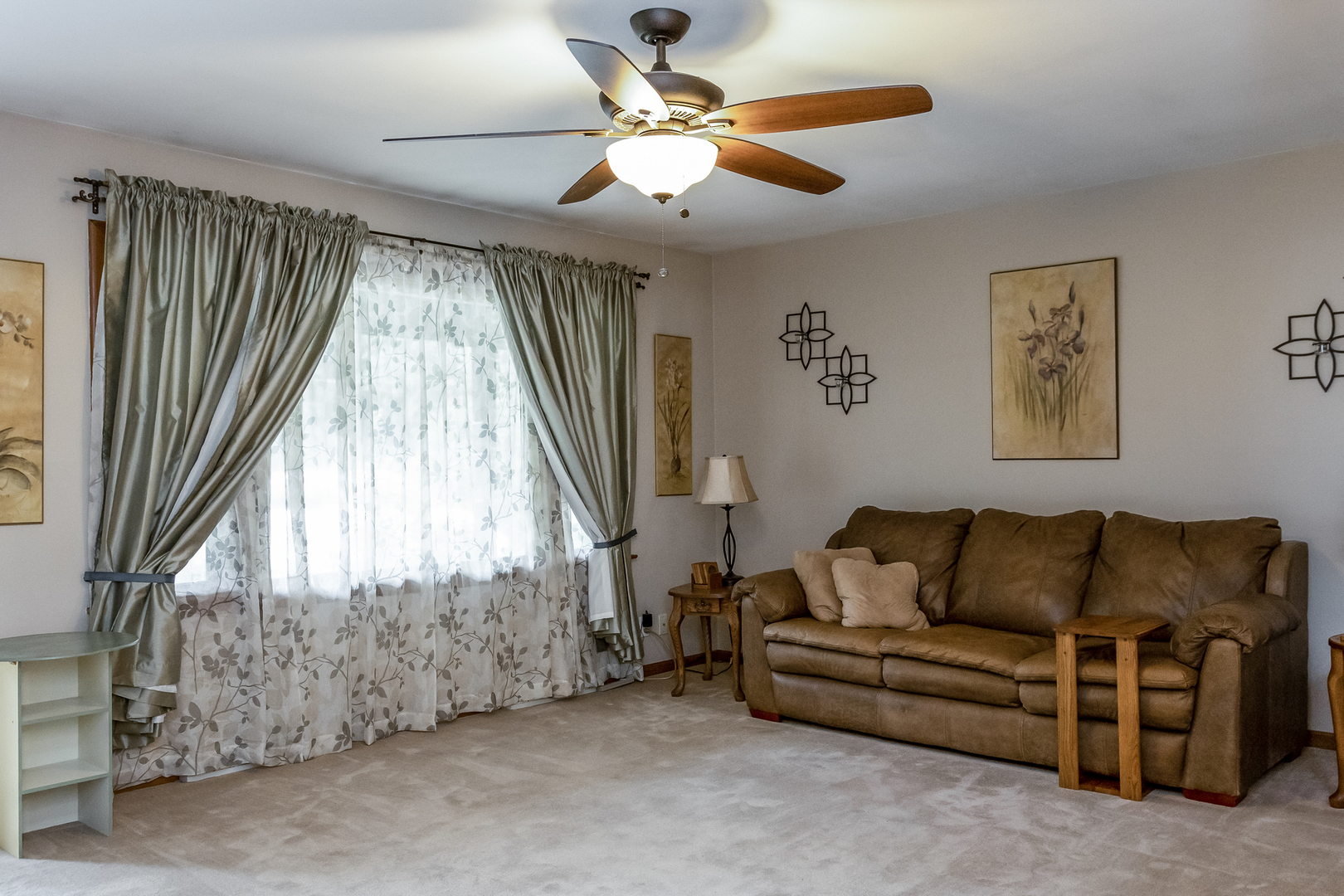 42W420 Kedeka Road Sugar Grove, IL 60554 - Photo 15 of 32 a living room with furniture and a window