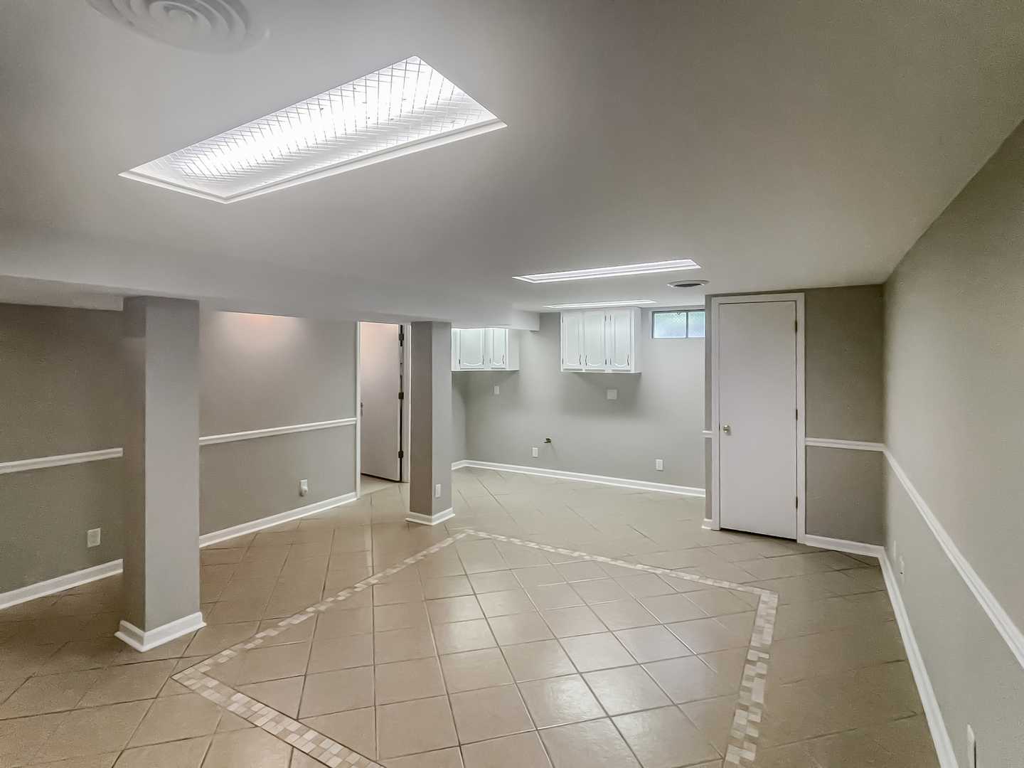42W420 Kedeka Road Sugar Grove, IL 60554 - Photo 25 of 32 a view of an empty room with a window