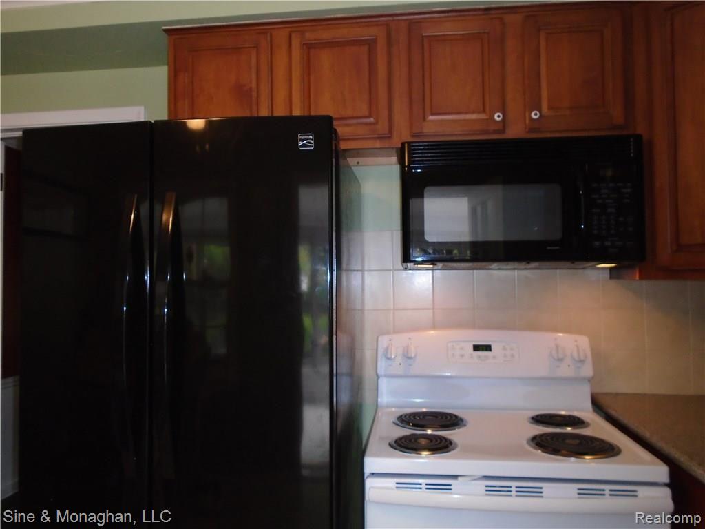 661 Middlesex Road Grosse Pointe Park, MI 48230 - Photo 8 of 32