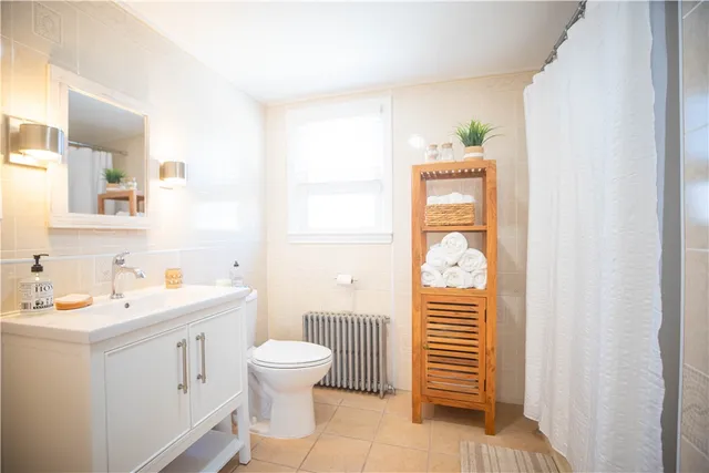 $4,950 | 19 Crest Street, Middletown, RI 02842