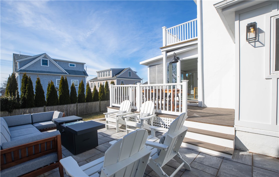 19 Crest Street Middletown, RI 02842 - Photo 20 of 21