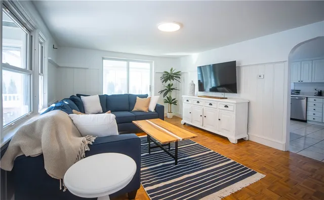 $4,950 | 19 Crest Street, Middletown, RI 02842