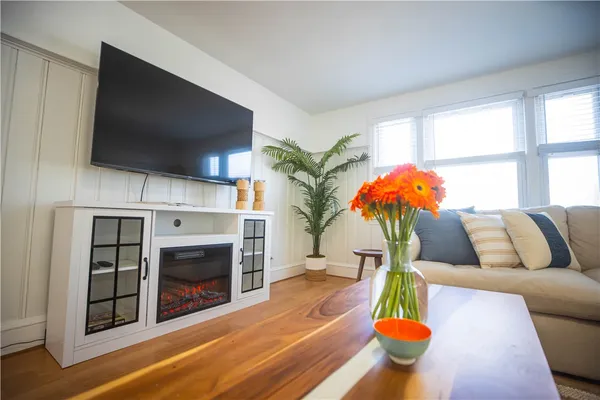 $4,950 | 19 Crest Street, Middletown, RI 02842