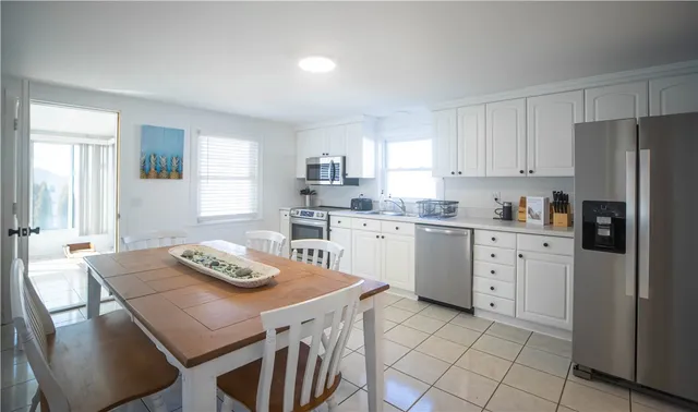 $4,950 | 19 Crest Street, Middletown, RI 02842