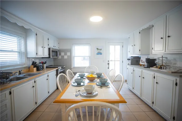 $4,950 | 19 Crest Street, Middletown, RI 02842