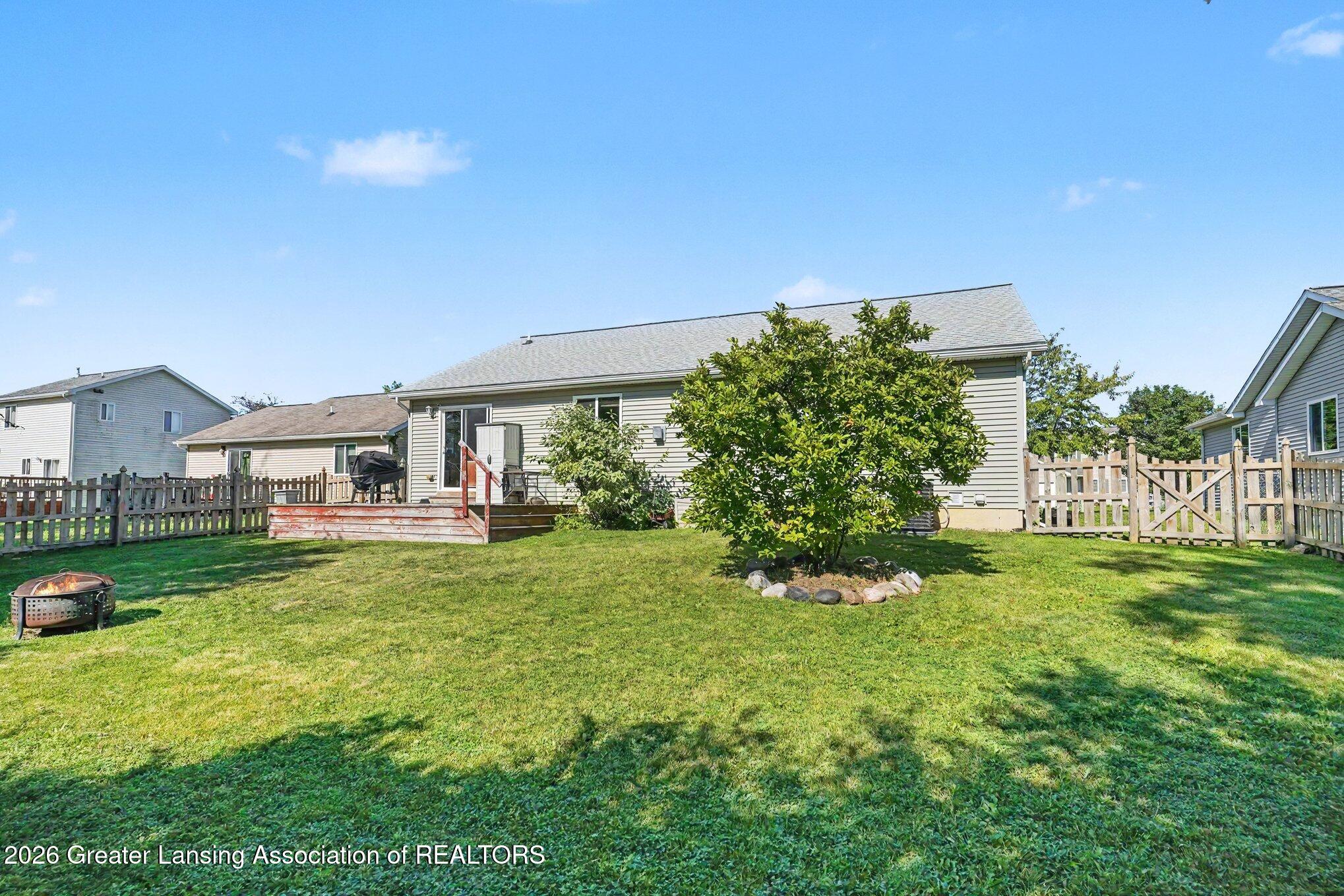 301 Ware Street Mason, MI 48854 - Photo 10 of 13 010_file_4034