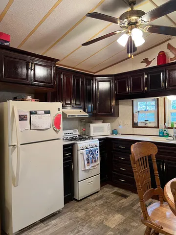 a view of walk in closet