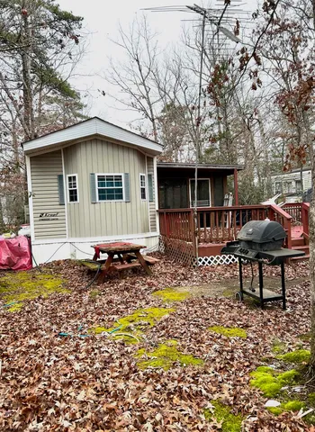 a view of a house with trees