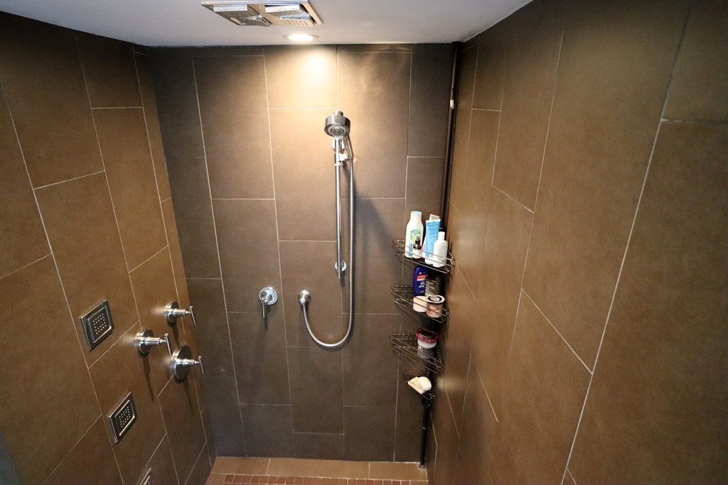 26 Chamberlain Road Chelmsford, MA 01824 - Photo 13 of 35