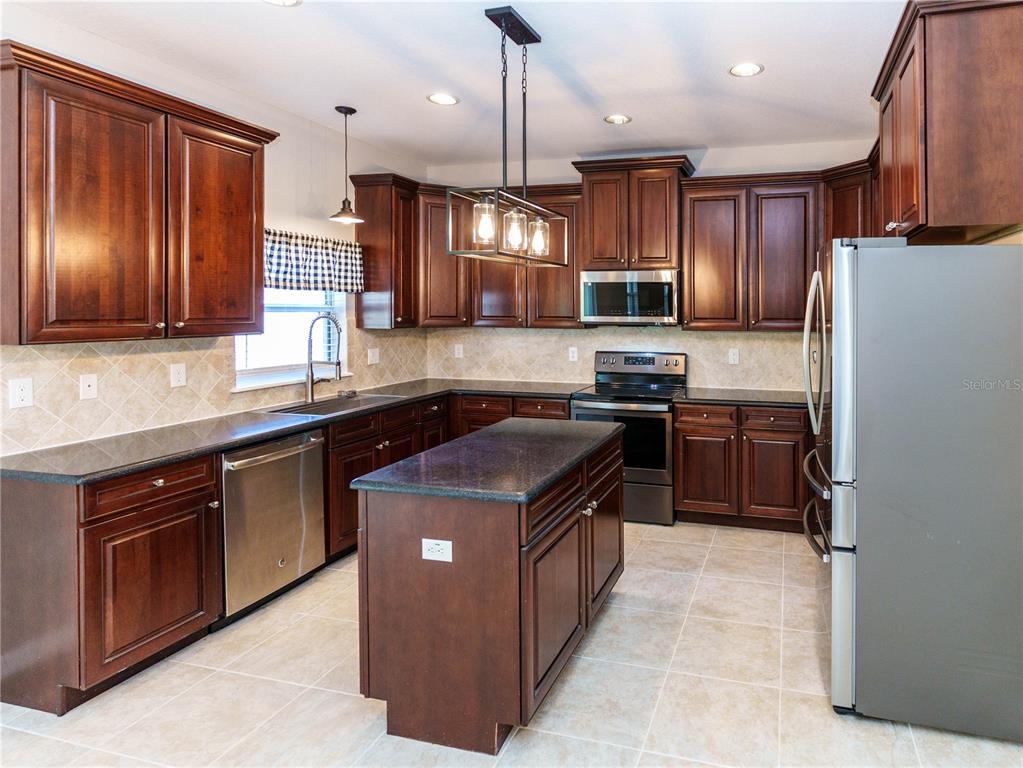 11727 Colony Lakes Boulevard New Port Richey, FL 34654 - Photo 4 of 33