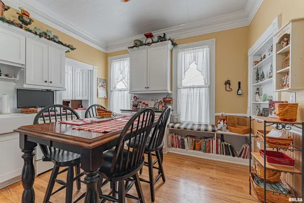 $225,000 | 914 Peoria Street, Lincoln, IL 62656