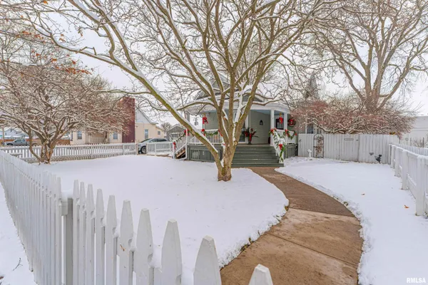 $225,000 | 914 Peoria Street, Lincoln, IL 62656