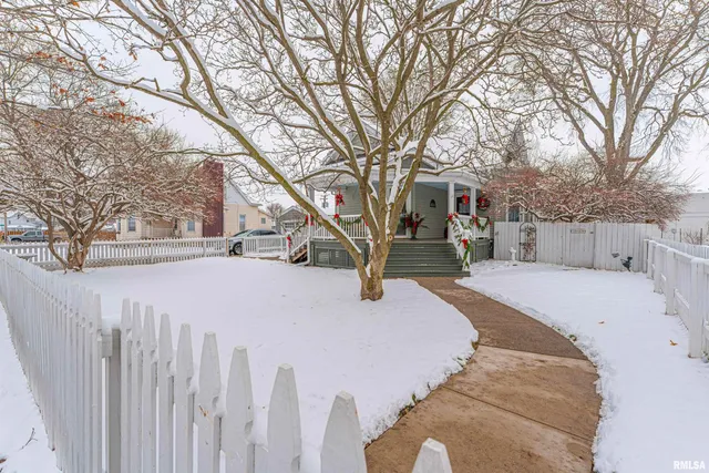 $225,000 | 914 Peoria Street, Lincoln, IL 62656