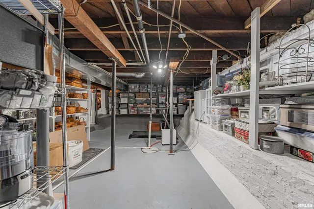 $225,000 | 914 Peoria Street, Lincoln, IL 62656