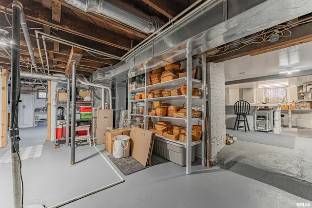 $225,000 | 914 Peoria Street, Lincoln, IL 62656