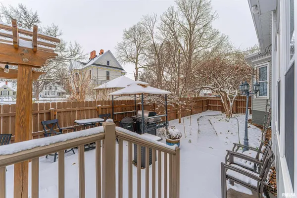 $225,000 | 914 Peoria Street, Lincoln, IL 62656