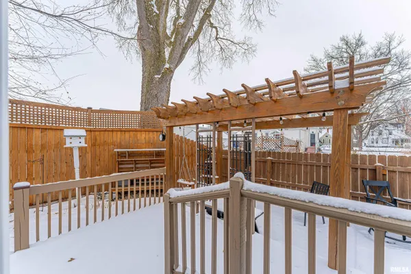 $225,000 | 914 Peoria Street, Lincoln, IL 62656