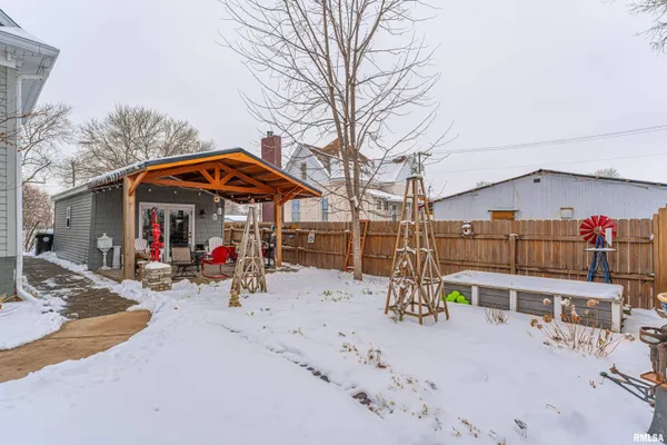 $225,000 | 914 Peoria Street, Lincoln, IL 62656