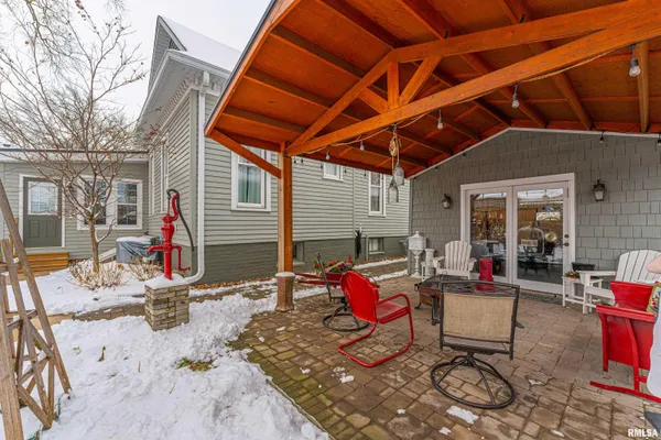 $225,000 | 914 Peoria Street, Lincoln, IL 62656