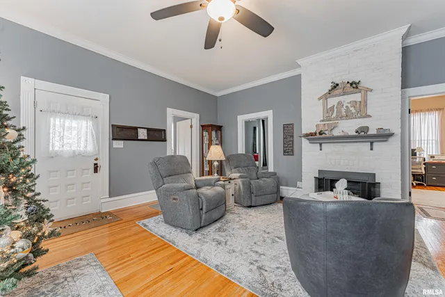 $225,000 | 914 Peoria Street, Lincoln, IL 62656