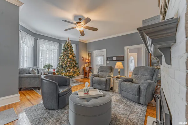 $225,000 | 914 Peoria Street, Lincoln, IL 62656