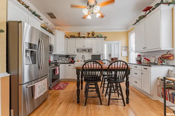 $225,000 | 914 Peoria Street, Lincoln, IL 62656